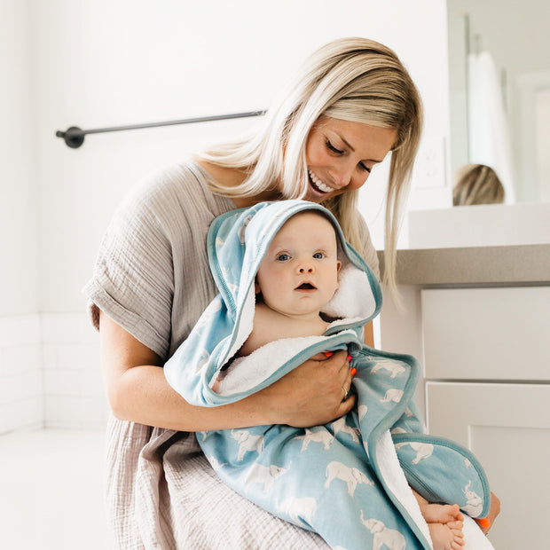 Copper Pearl Premium Knit Hooded Towel | Peanut