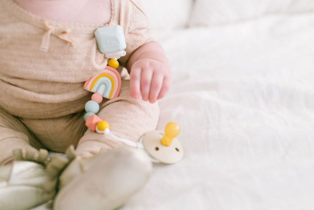 Loulou Lollipop Darling Pacifier Clip | Rainbow