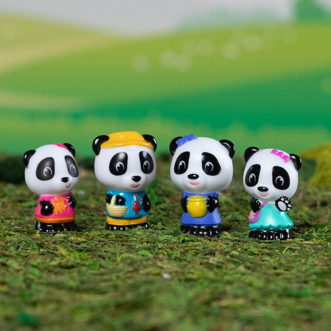 Fat Brain Toys Timber Tots Panda Family (Set of 4)