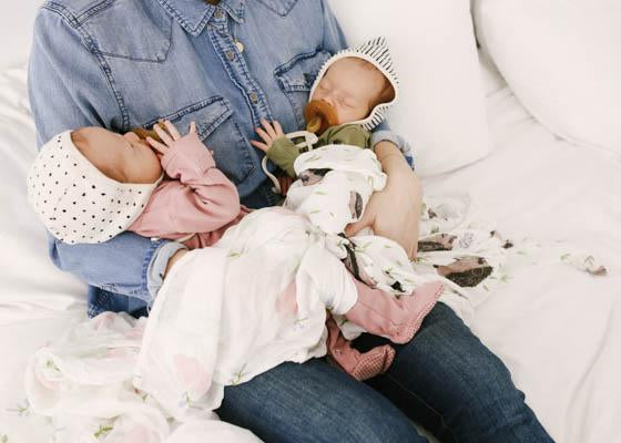 Little Unicorn Deluxe Swaddle - Pink Peony