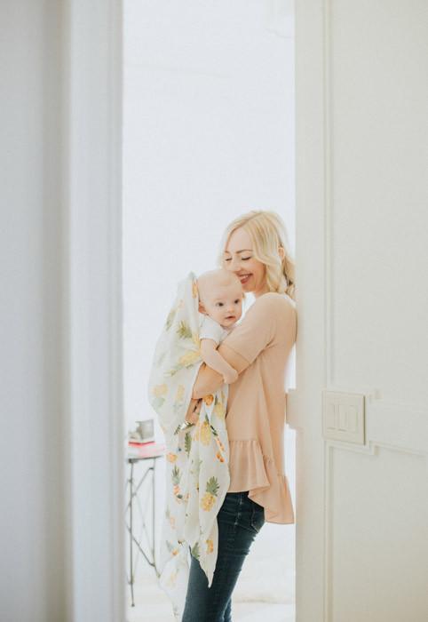 Little Unicorn Deluxe Swaddle | Pineapple