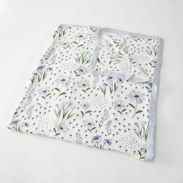 Little Unicorn Big Kid Deluxe Muslin Quilt | Blue Windflower