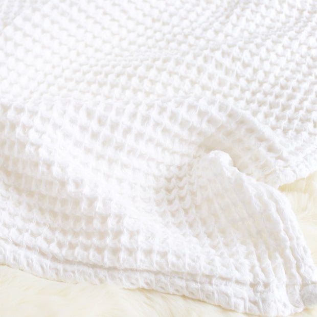 Sugar + Maple Honeycomb Blanket - White